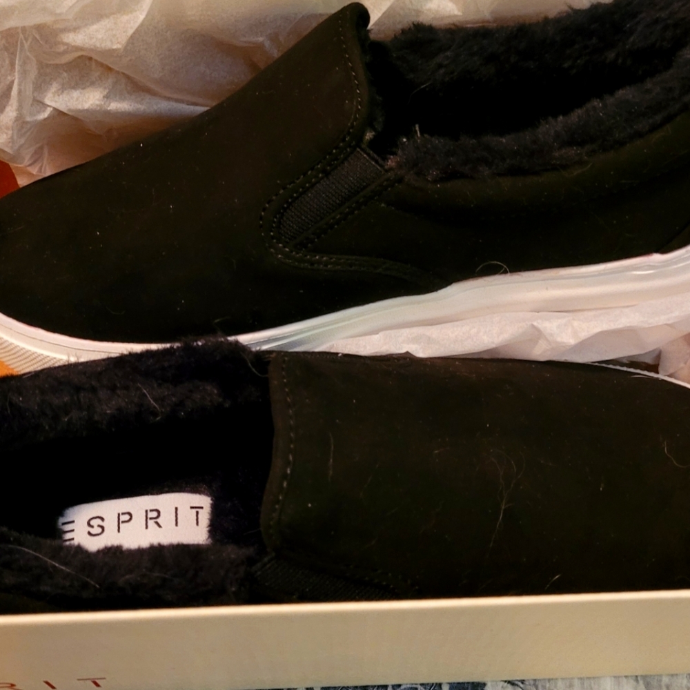 Esprit Slip Ons
